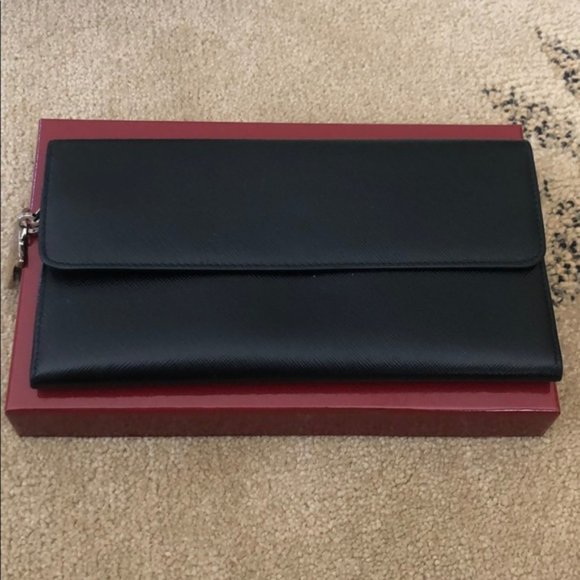 Ferragamo Leather Wallet with Logo Charm - Picture 1 of 6